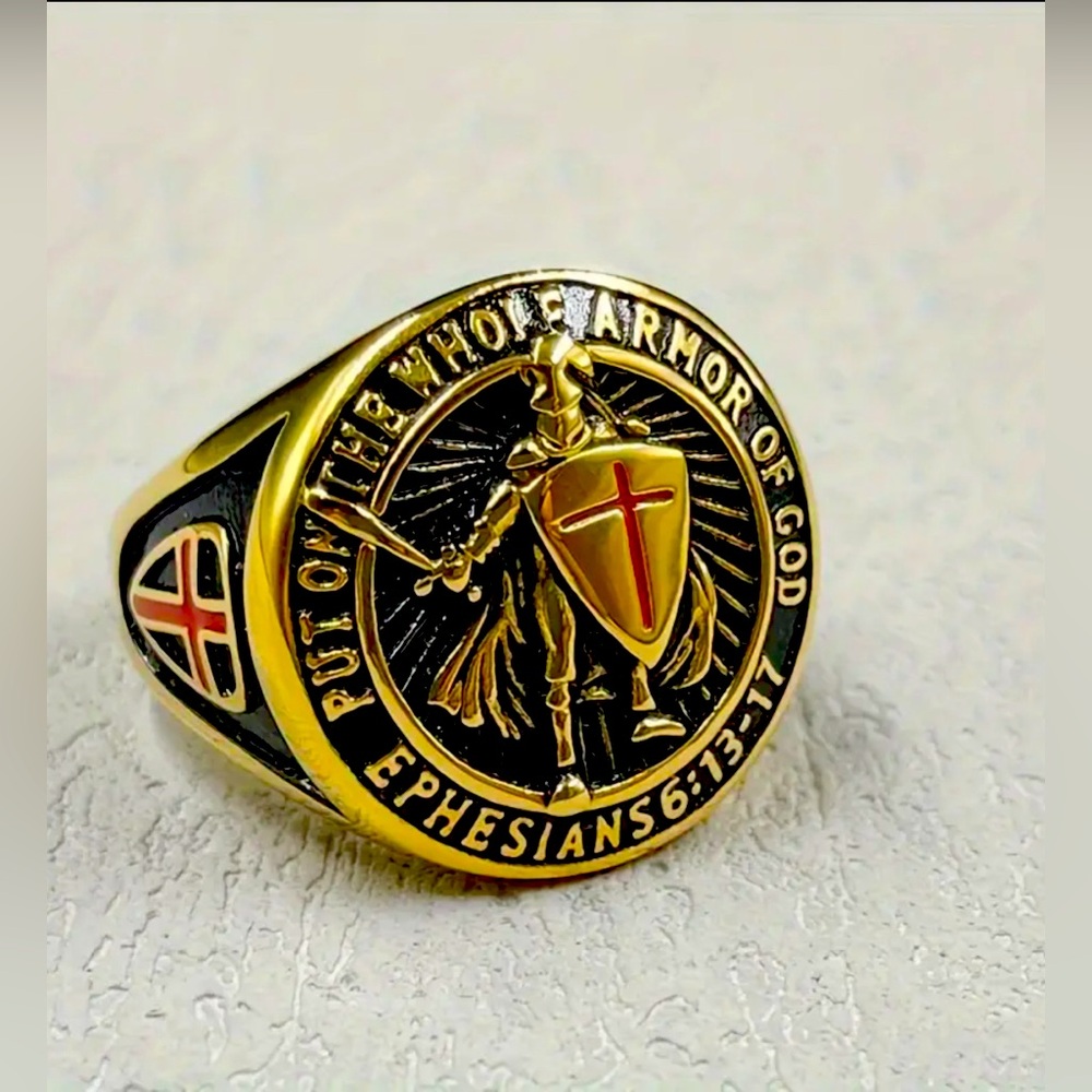 Mens Cross Templar Ring!